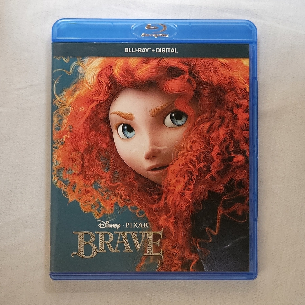Disney's Brave Blu-ray disc (2012 Michael Connolly, Emma Thompson)